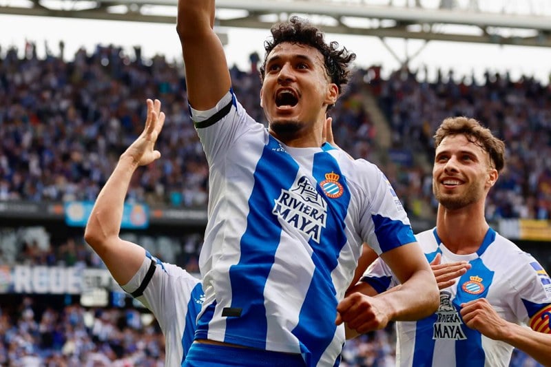 إسبانيول يبادر إلى “تحصين الهلالي”