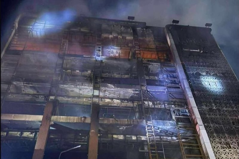 احتراق مركز تسوق يطيح بمسؤولين في العراق