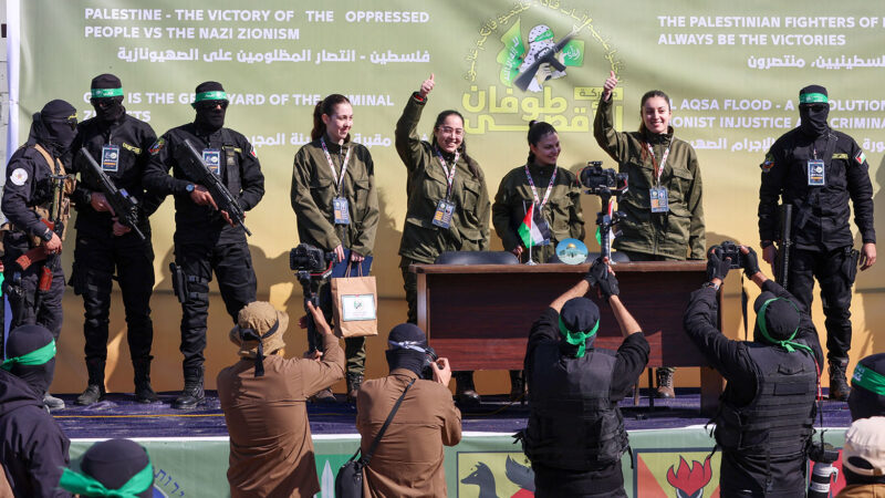 حماس تقول إنها لن تسمح للصليب الأحمر بالوصول إلى الرهائن إلا إذا تم فتح ممرات إنسانية