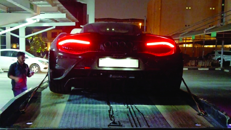 شرطة دبي تحجز مركبتين بسبب سلوك استعراضي خطير