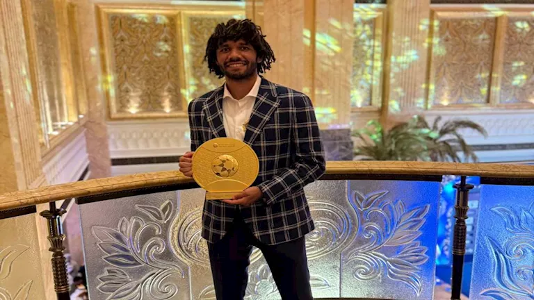 “يلعب الدارتس”.. زوجة محمد النني تشارك متابعيها 5 صور له