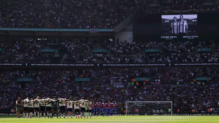 نجم ليفربول يهاجم جماهير كريستال بعد خسارة بطولة الدرع الخيرية