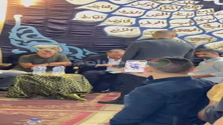 “في عزاء فاروق العامري”.. 10 صور ترصد حوار جانبي بين محمود الخطيب وولي