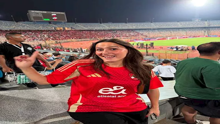 5 صور لابنة مدرب حراس الأهلي السابق من مباراة الفريق ضد فاركو بالدوري