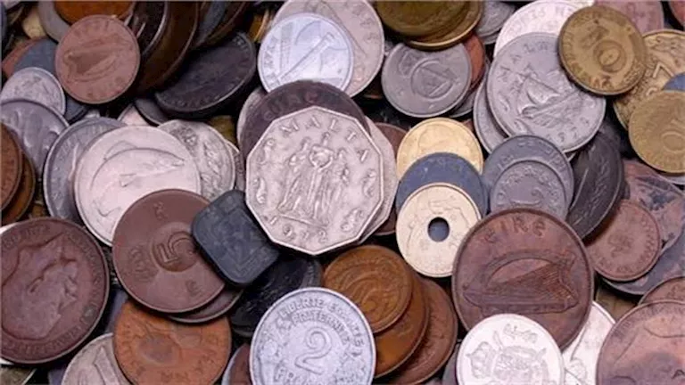 20 صورة تكشف.. أغرب 6 عملات على مر التاريخ