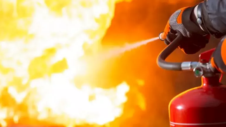 بعد حريق مستشفى حلوان العام.. استشاري يكشف الدوافع النفسية للممرضة