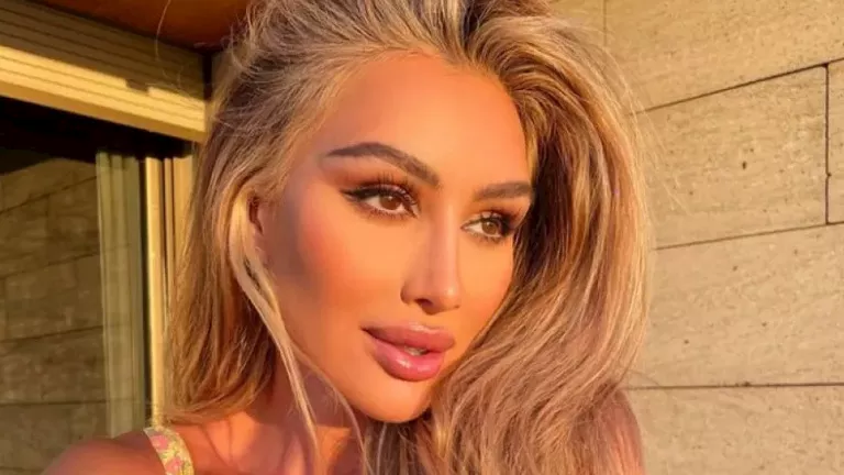 مايا دياب بفستان جريء ومكشوف.. كيف نسقت إطلالتها؟