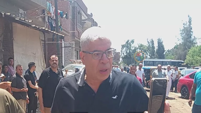 “كانت مظاهرة حب”.. شوبير يعلق على مشهد جنازة والد محمد الشناوي