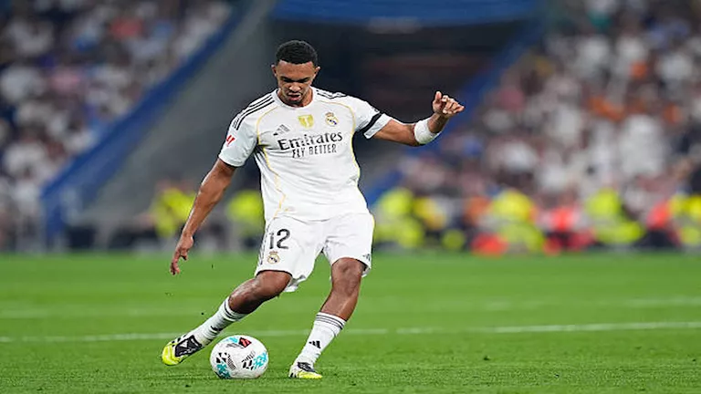 غياب مدافعه لشهرين.. ضربة موجعة لريال مدريد