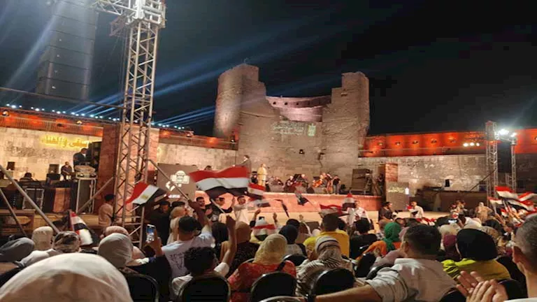 علم مصر و”ميدلي” أغاني وطنية.. لقطات من حفل علي الحجار في القلعة (صور)