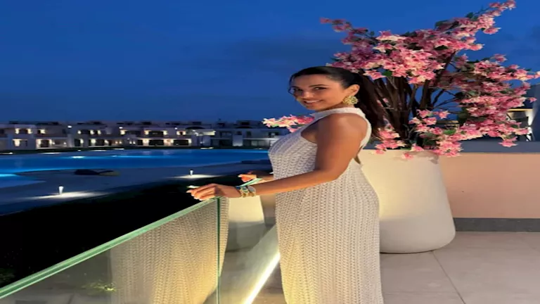 فستان أبيض صيفي.. درة تخطف الأنظار من أحدث ظهور في الساحل