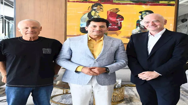 “أمةٌ فخورةٌ بكرة القدم”.. إنفانتينو يلتقي بأشرف صبحي ويشيد بمصر