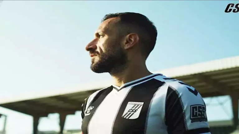 يوم واحد.. علي معلول يكشف تفاصيل عودته إلى الصفاقسي التونسي