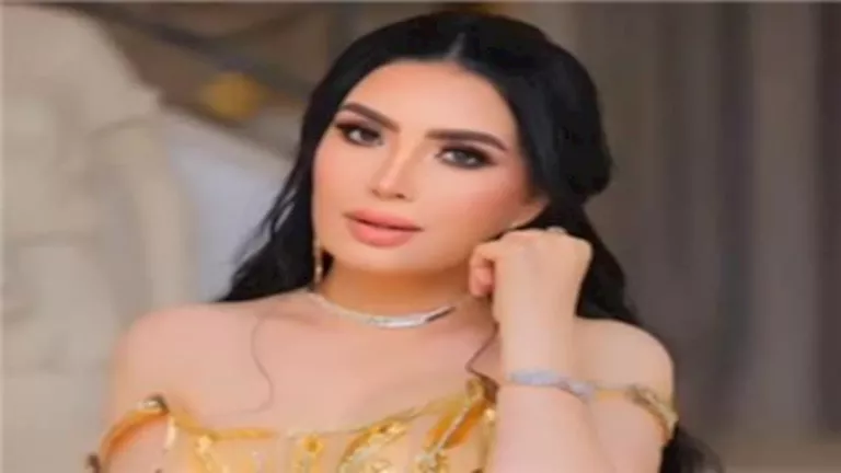 “تيشرت وشورت قصير”.. عبير صبري بإطلالة جريئة