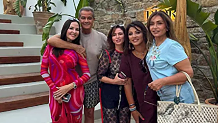 ليلى علوي بالشورت ومي عمر بفستان جري.. 25 صورة للنجمات في أجواء صيفية