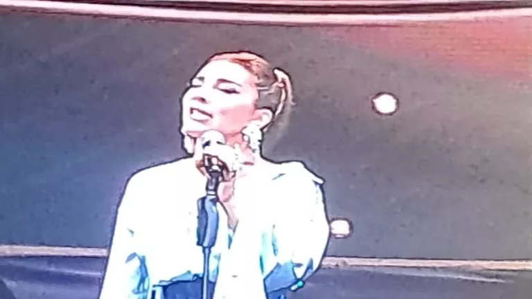 أصالة تفتتح حفل “العلمين الجديدة” بأغنية “شكرا”: بموت على مصر