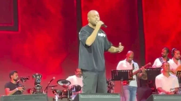 ماذا قال تامر عاشور عن أنغام في حفله بمهرجان العلمين الجديدة؟