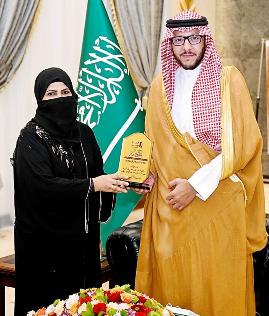 مستورة العرابي: الشعر روحي والنقد عقلي والحداثة ليست تجاوزاً للتراث