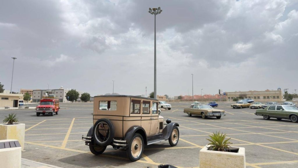 سراة عبيدة: انطلاق المهرجان الأول لنخبة السيارات الكلاسيكية