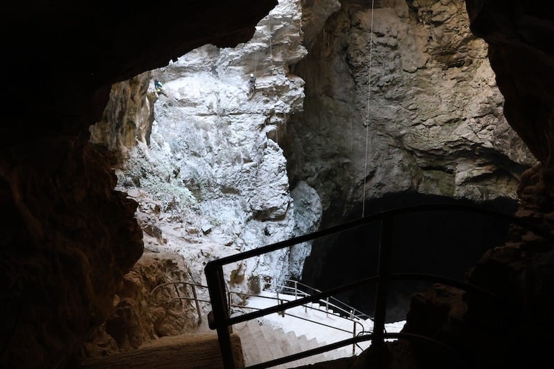 بعد سنوات من الإغلاق .. أشغال ترميم “مغارة فريواطو” تُشارف الانتهاء