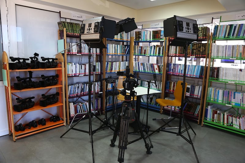 “سينما اليد الممدودة” .. حين تعمل الصورة على استبدال الكلام بالإصغاء