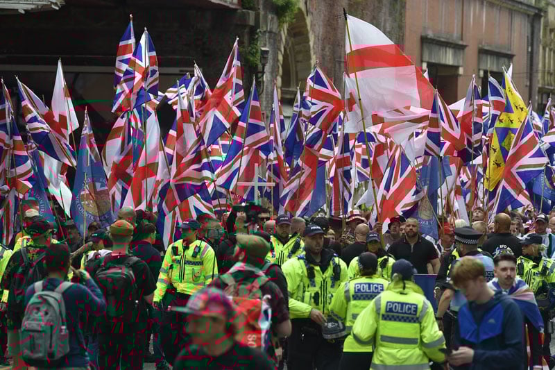 احتجاجات مناهضة للهجرة تُشعل بريطانيا