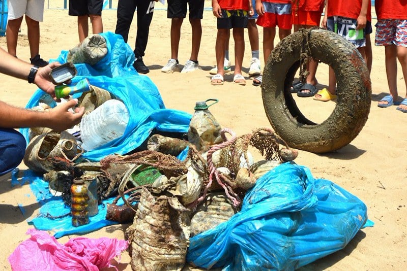 نقاشات بيئية حادة تخوض في “تلويث شواطئ شهيرة” بمدينة طنجة