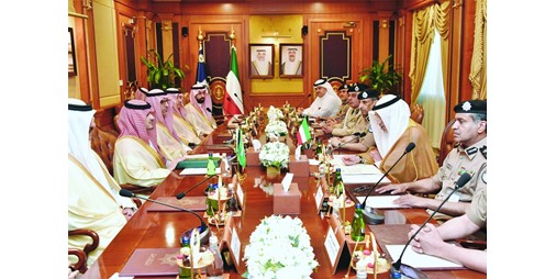 النائب الأول ووزير الداخلية السعودي بحثا تعزيز التعاون في المجالات الأمنية