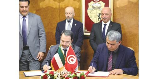 رئيس الطيران المدني ونظيره التونسي يوقعان بشكل كامل على اتفاقية تنظيم النقل الجوي بين البلدين