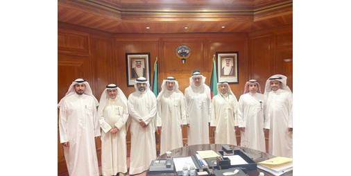 نقابة الكهرباء ناقشت مع المخيزيم نظام النوبة وبدل التلوث وموعد فتح باب النقل