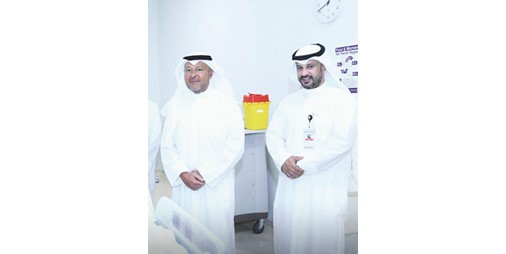 محافظ الفروانية اطمأن على صحة د خالد المذكور