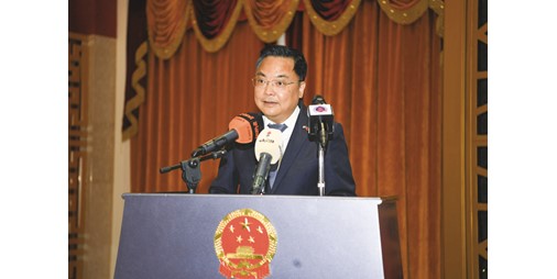 بالفيديو السفير الصيني تنسيق مستمر مع الكويت لضمان إتمام ميناء مبارك