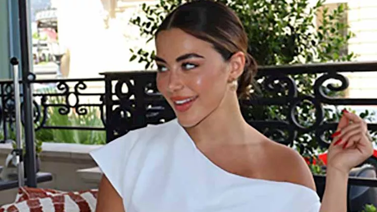 بإطلالة ناعمة.. 10 صور لـ يارا السكري من رحلتها في باريس