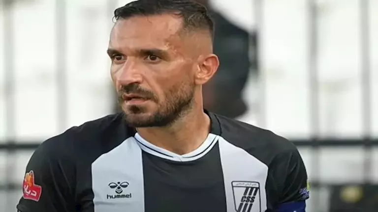 5 صور لعلي معلول في مباراة الصفاقسي والأفريقي التونسي