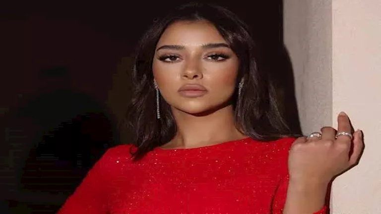 “7 صور وفستان جريء”| بلقيس تبرز إطلالتها بمهرجان الجونة.. ومنى زكي تعل