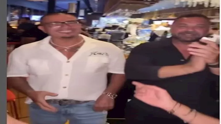 بحضور عمرو دياب ومالك.. طارق العريان يحتفل بعيد ميلاده الـ 62 (صور وفي