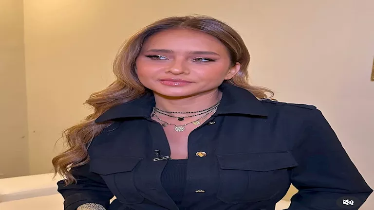 “الفستان ولا غلطة”.. ناقد موضة يعلق على إطلالة نيللي كريم في مهرجان ال