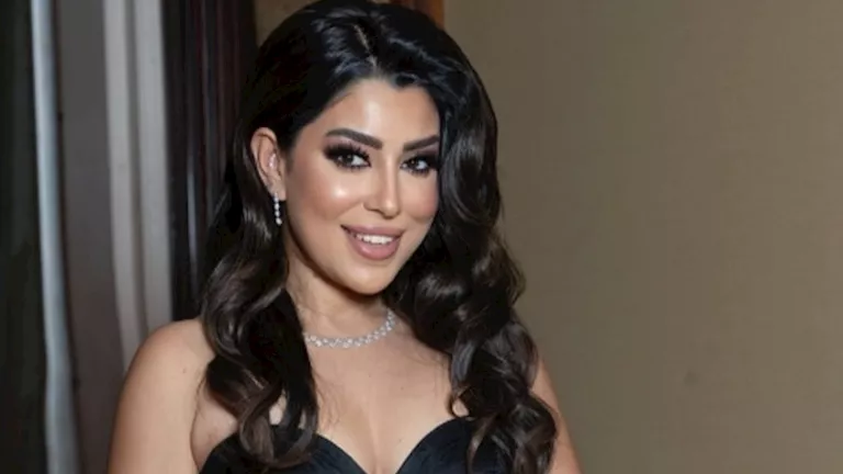 ببدلة أنيقة.. كيف نسقت آيتن عامر إطلالتها؟