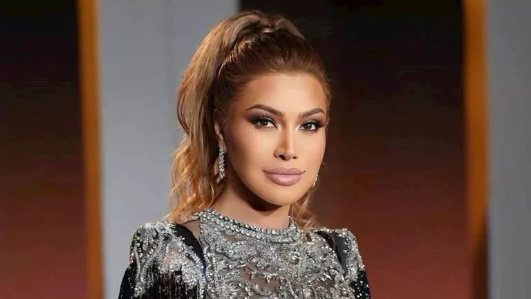 نوال الزغبي بفستان جريء.. كيف نسقت اللوك؟