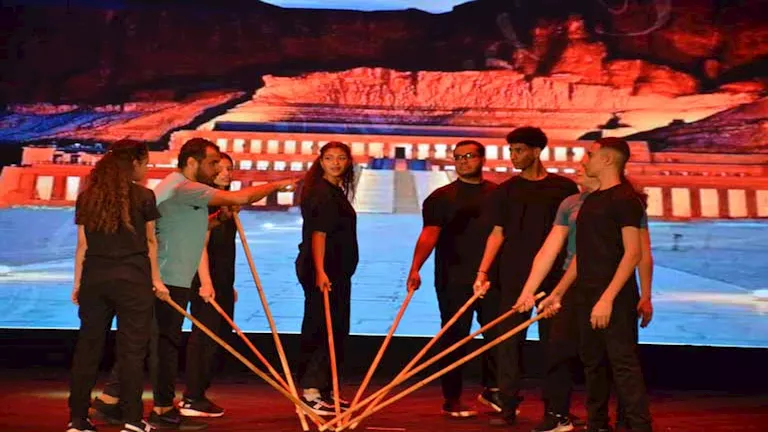 بحضور حفيد سميحة أيوب وفتحي عبدالوهاب وأحمد عيد.. 25 صورة من افتتاح “إ