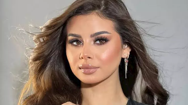 منة عرفة بإطلالة جريئة.. ما سر اللوك؟