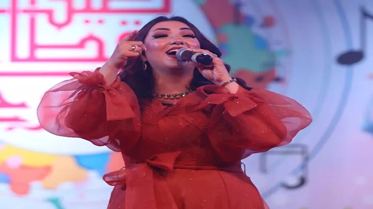 آية عبدالله تغني “يا أغلى اسم في الوجود” على مسرح مركز الهناجر