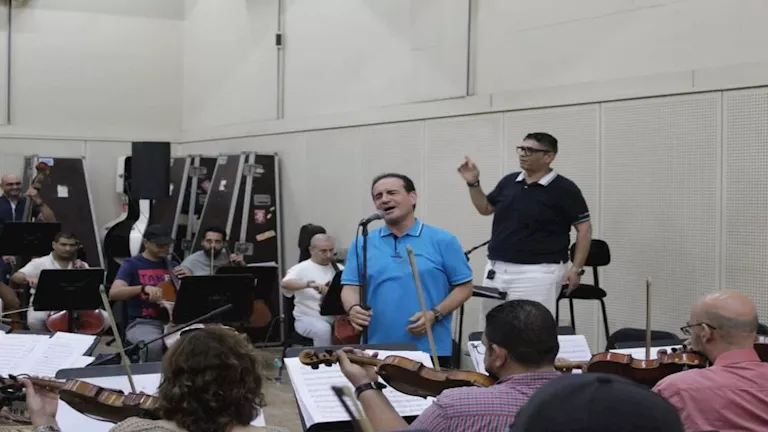 محمد ثروت يقدم هذه الأغاني في احتفالية المولد النبوي بالأوبرا