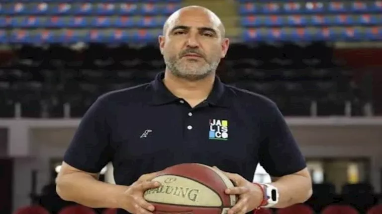 الزمالك يتم اتفاقه مع مدرب إسباني لقيادة فريق السلة