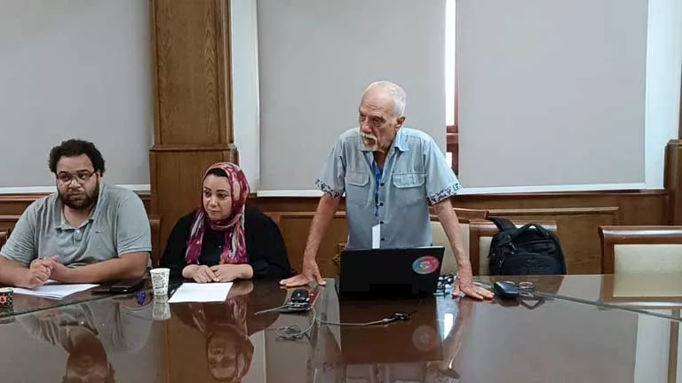 سافاس باتساليدس يقدم ورشة النقد والمسرح المعاصر بالمهرجان التجريبي