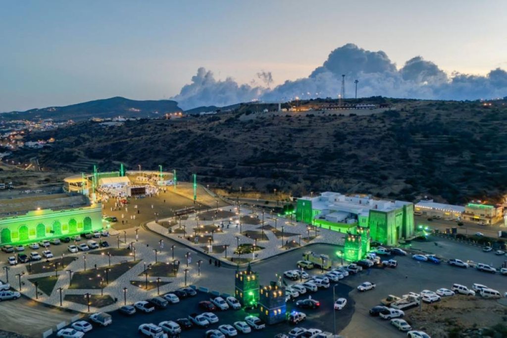 بلّسمر.. احتفال وطني وجوائز ومبادرة إنسانية لفتت الأنظار