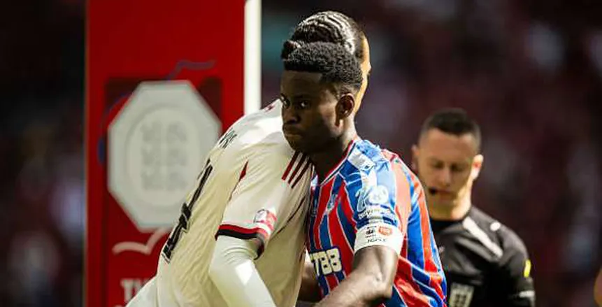 توقف مباراة ليفربول وكريستال بالاس لمدة 4 دقائق.. ما السبب؟