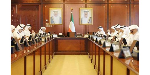 رئيس متابعة الأداء الحكومي بحث مع وزير الإسكان تطورات مشاريع السكنية