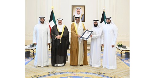 ولي العهد يستقبل وزير الصحة والفريق الطبي الذي حقق رقما قياسيا من خلال إجراء أول عملية جراحية روبوتية عن بعد