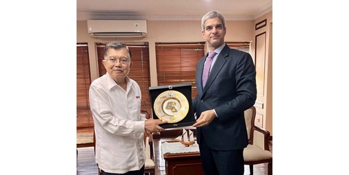 سفيرنا في جاكرتا بحث مع الصليب الأحمر الإندونيسي التعاون في مجالات الإغاثة